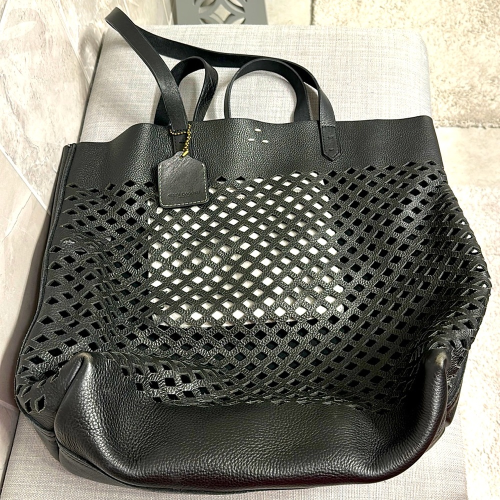 🖤Kelsi Dagger Laser Cut Leather Tote /Commuter